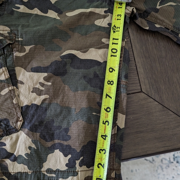 Men's Wearfirst Camo Cargo Shorts - Picture 4 of 6